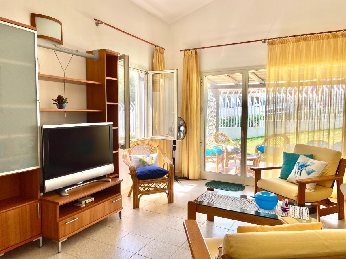 Villa Serf A 100 M Dalla Àrbatax
